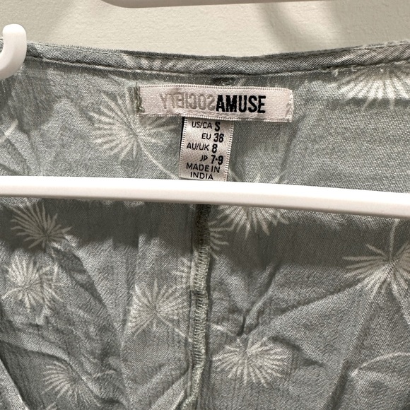 Green Dress with Front Tie - Picture 4 of 4